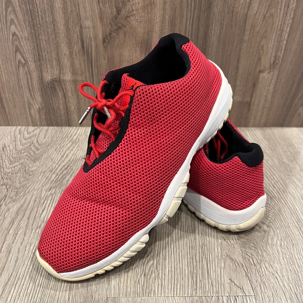 Jordan Future Lows in University Red